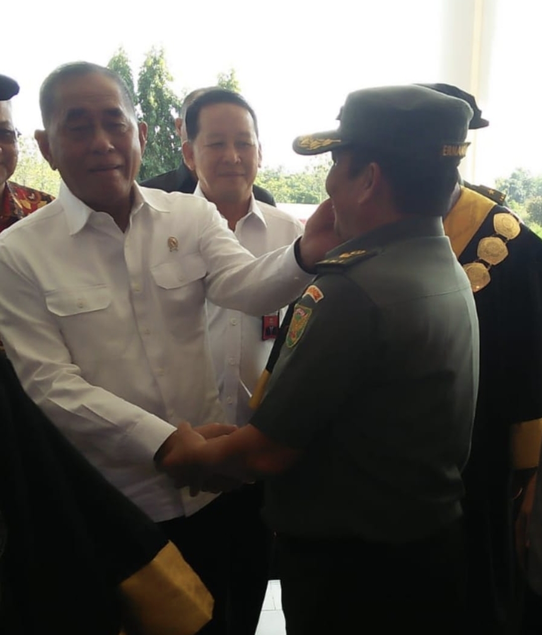Foto Kenangan Ernanda Lasanawan bersama almarhum